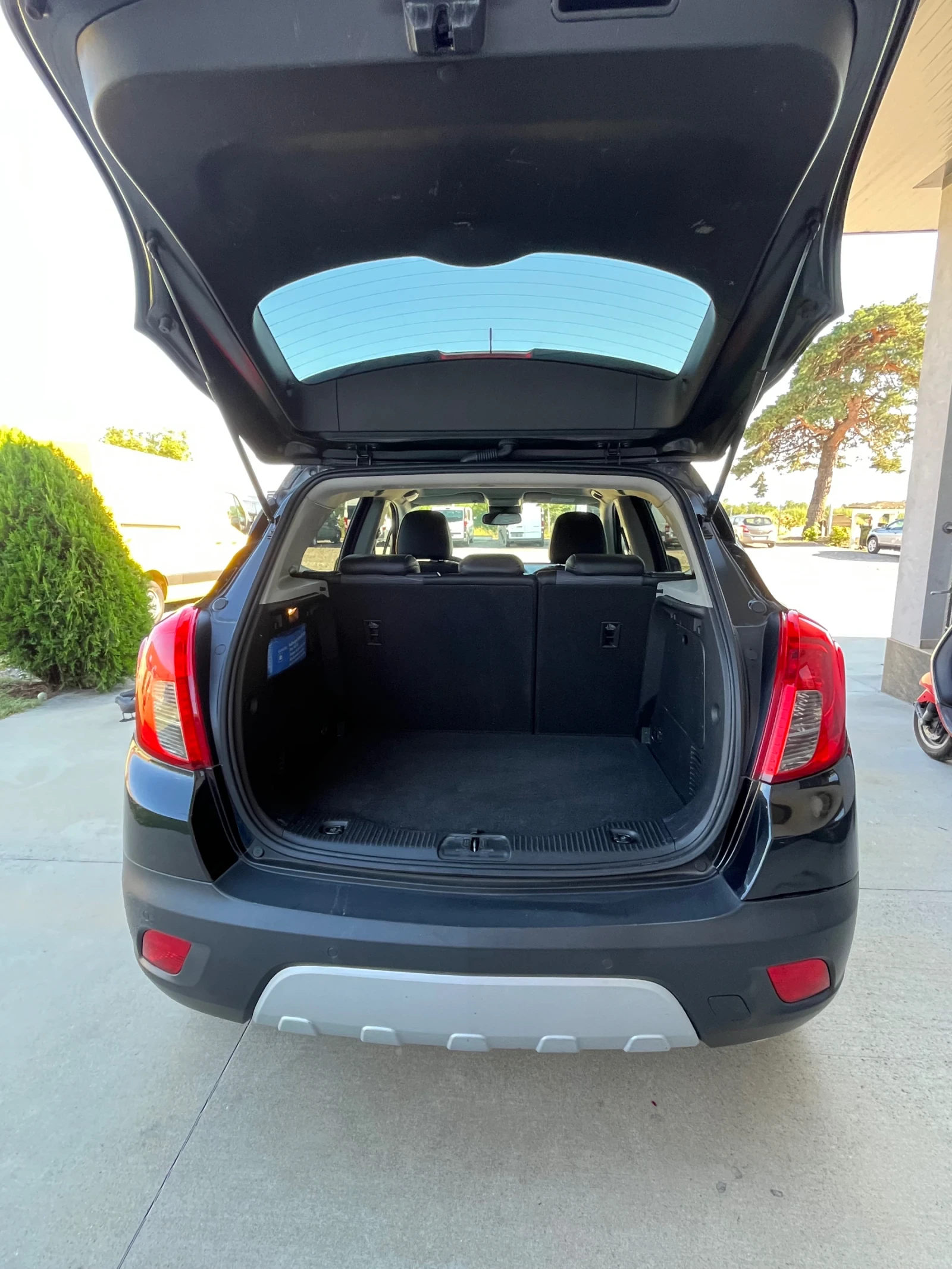 Opel Mokka 1.4 фабрична газ, снимка 17 - Автомобили и джипове - 55243628