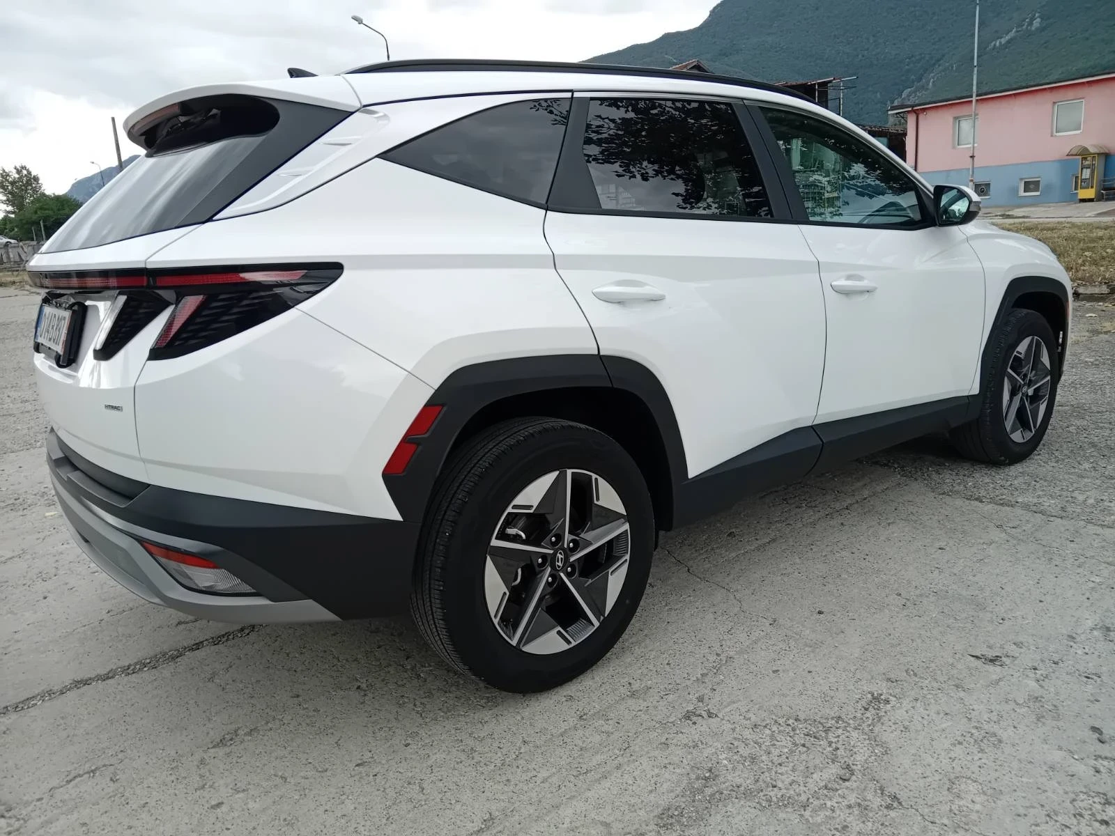 Hyundai Tucson 4x4 Facelift Widescreen 16000 KM, снимка 7 - Автомобили и джипове - 55382302