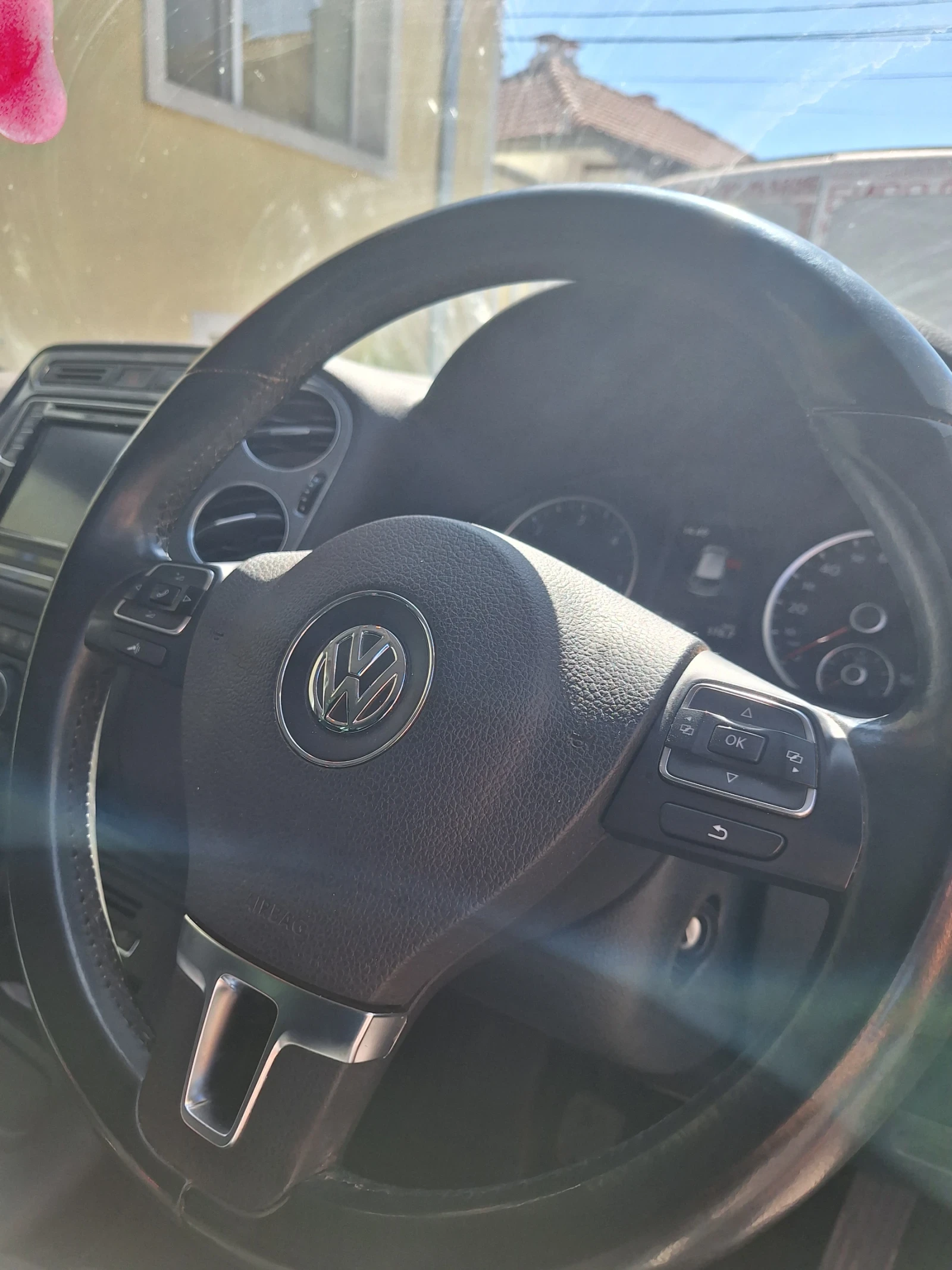 VW Tiguan 2.0 tdi, снимка 7 - Автомобили и джипове - 55960835