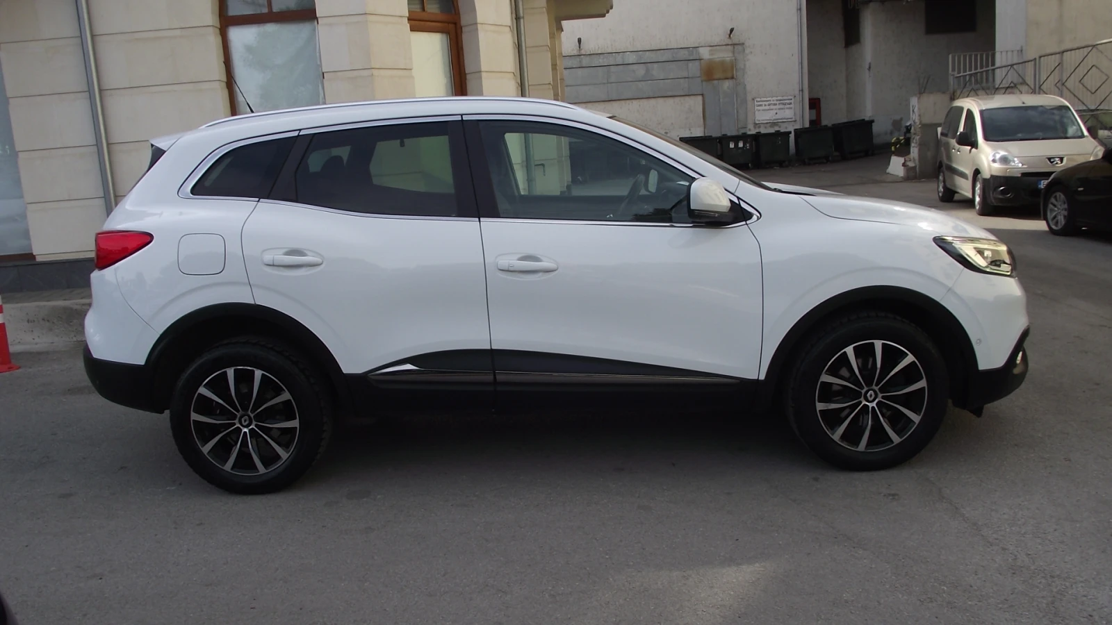 Renault Kadjar 1.6.d.130.k.c.4x4.NAVI., снимка 2 - Автомобили и джипове - 56079793