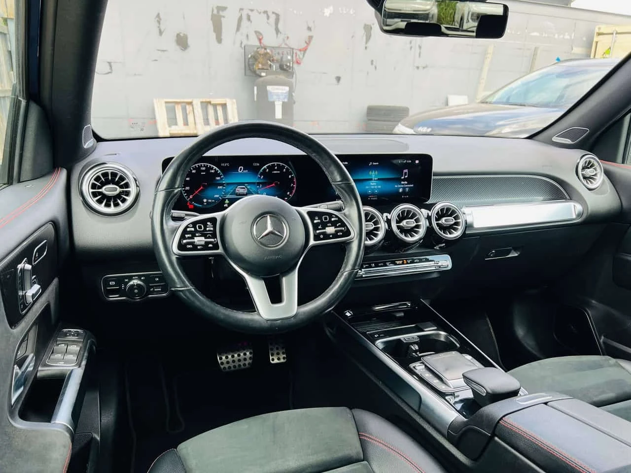 Mercedes-Benz GLB * 250 250 | 4MATIC | No Accidents | Sunroof * CARF | Mobile.bg � ����������� 8