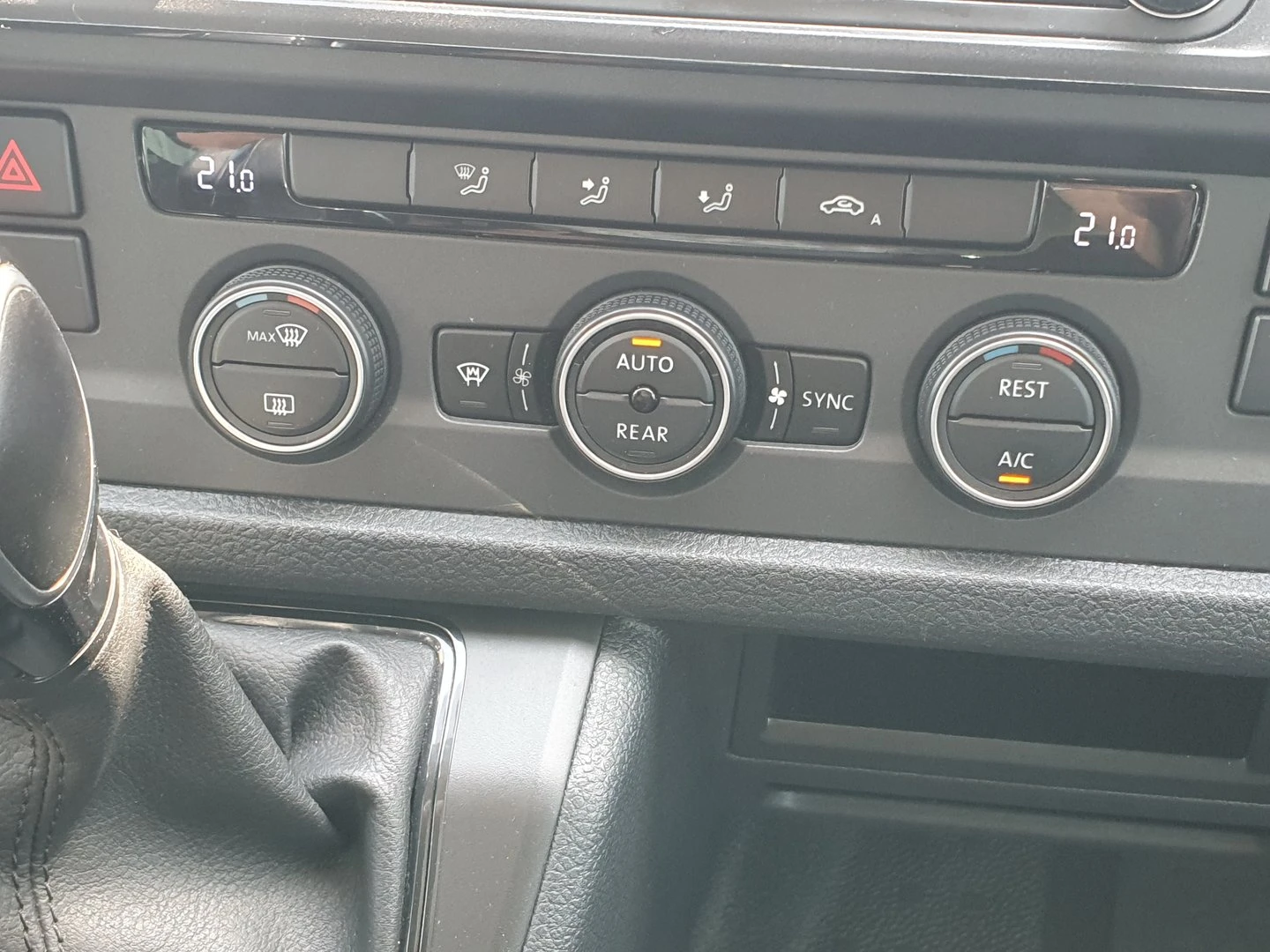 VW Caravelle Comfortline L TDI 4MO BMT - изображение 9