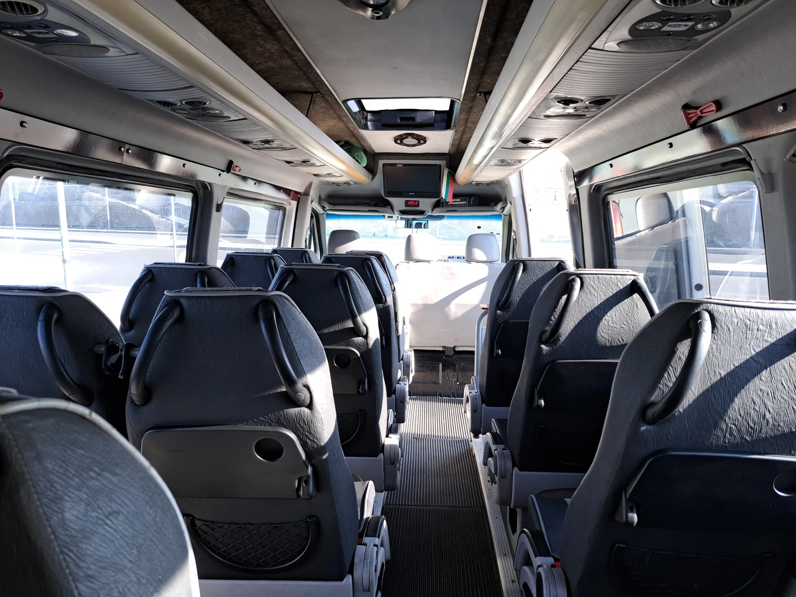 VW Crafter 2.5TDI 136PS, снимка 4 - Бусове и автобуси - 56005911