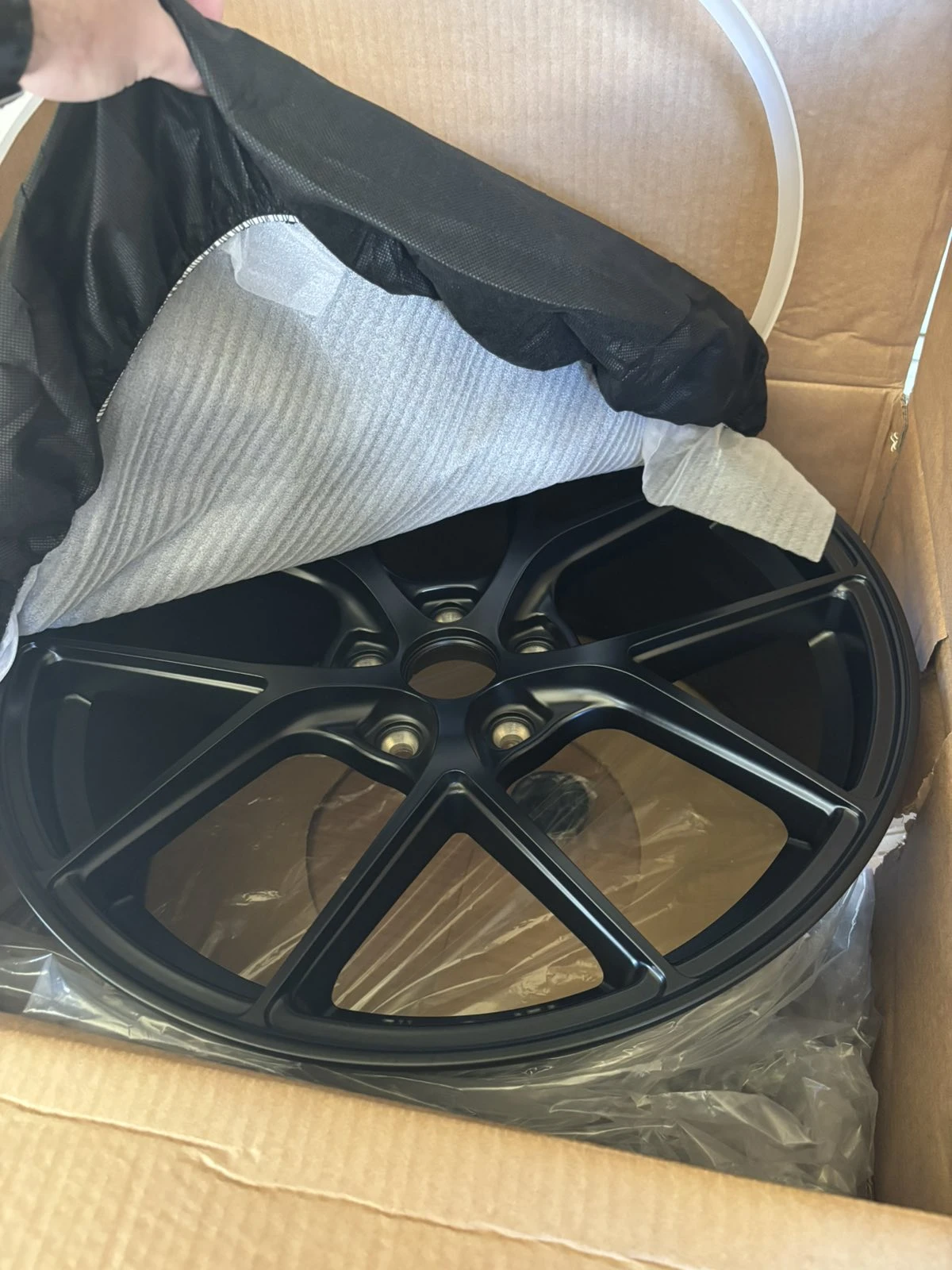 ���� � ������ 245/35R19 �� Renault Megane | Mobile.bg � ����������� 4