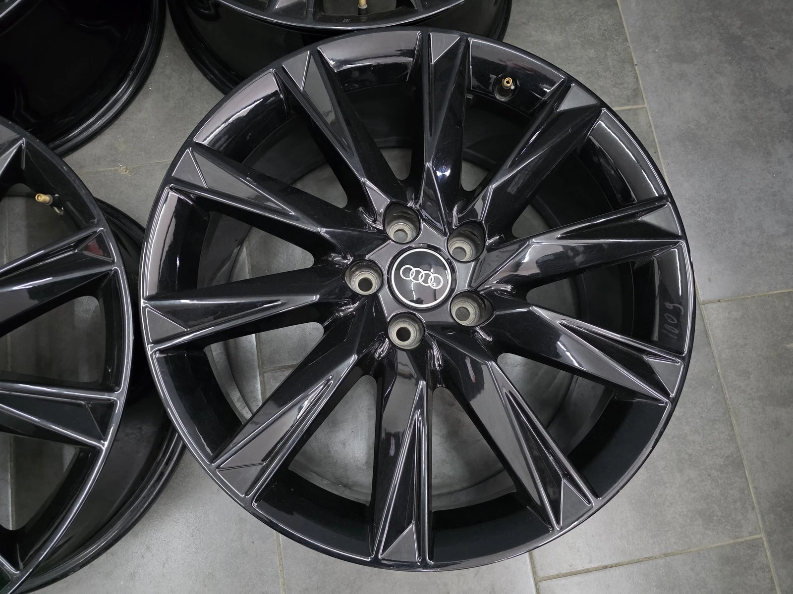 Джанти за Audi, снимка 8 - Гуми и джанти - 56732629