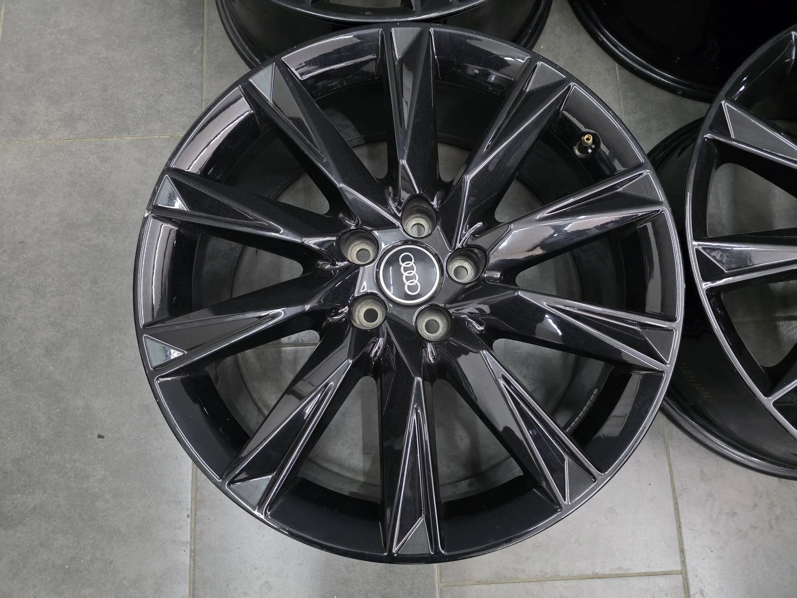 Джанти за Audi, снимка 7 - Гуми и джанти - 56732629