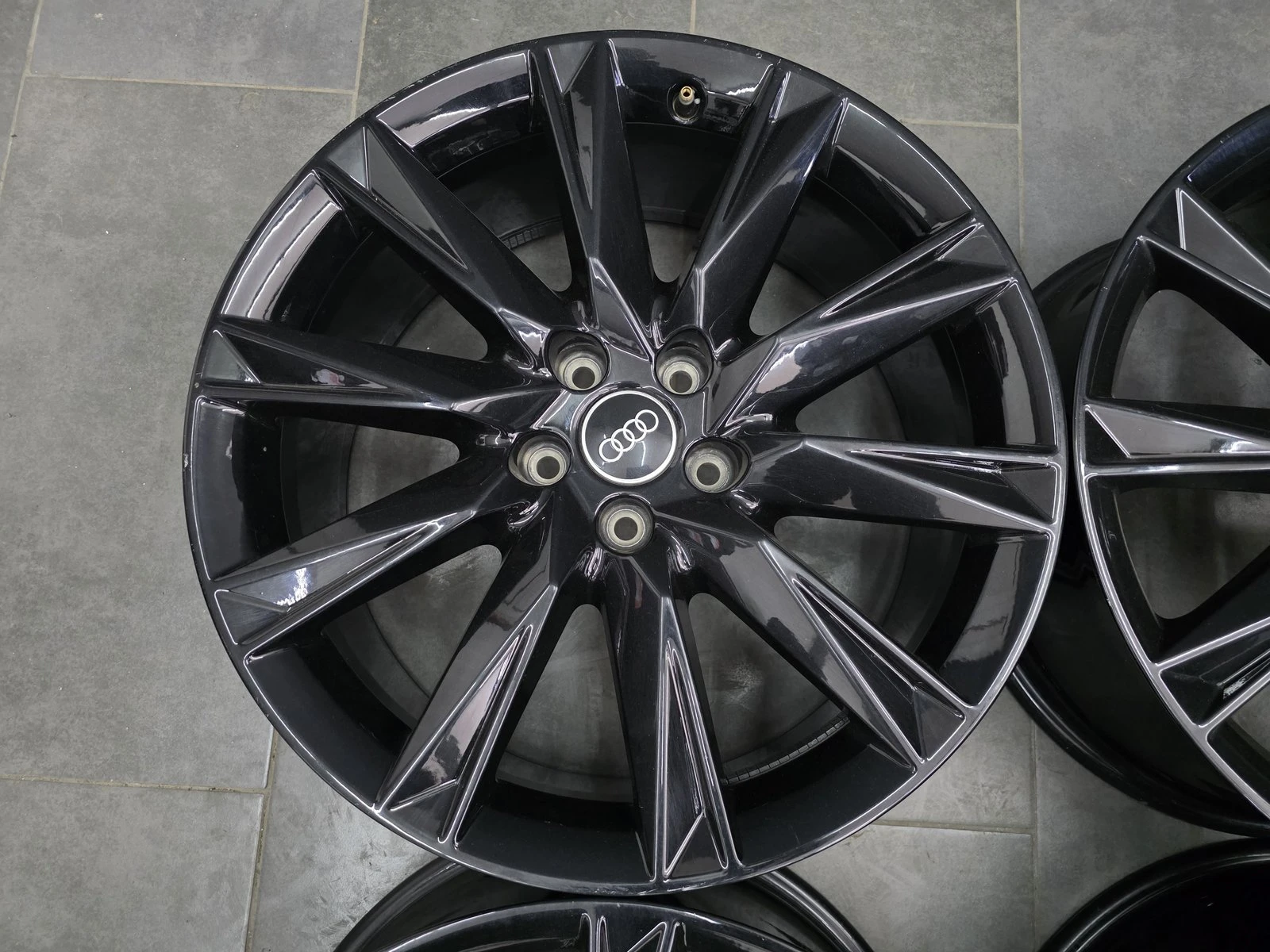 Джанти за Audi, снимка 5 - Гуми и джанти - 56732629