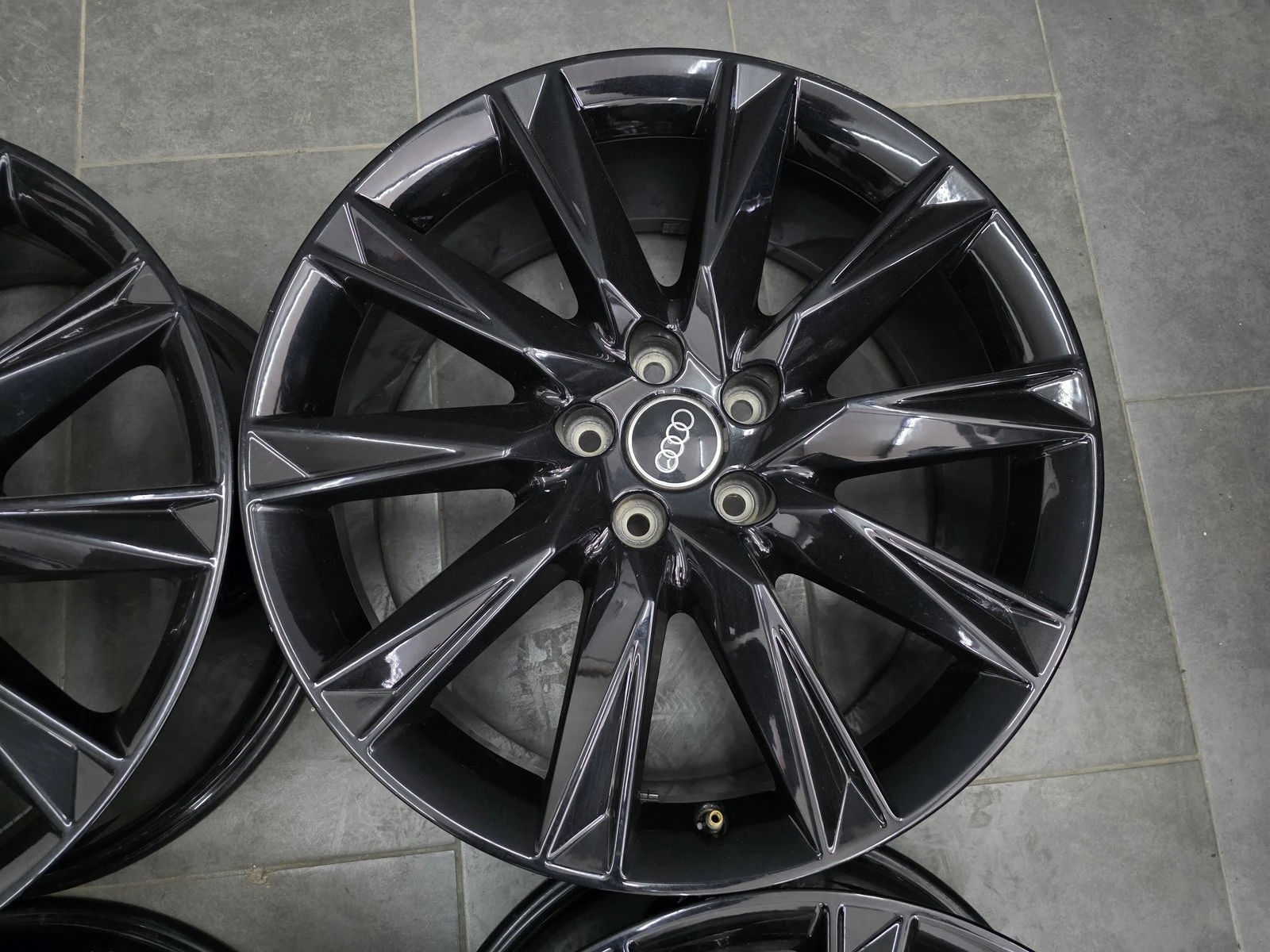 Джанти за Audi, снимка 6 - Гуми и джанти - 56732629