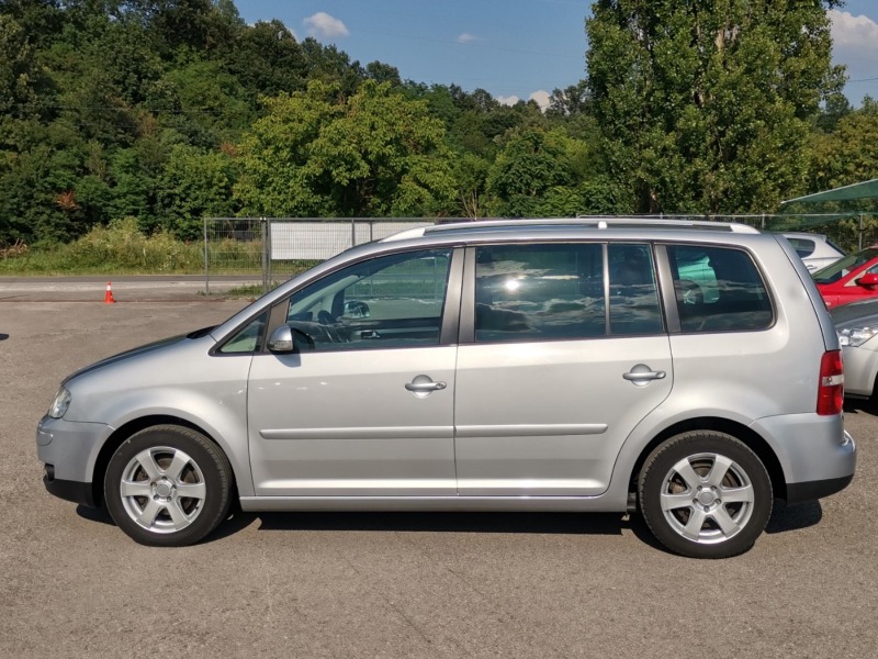 VW Touran 2.0TDI BMM, снимка 2 - Автомобили и джипове - 46359975