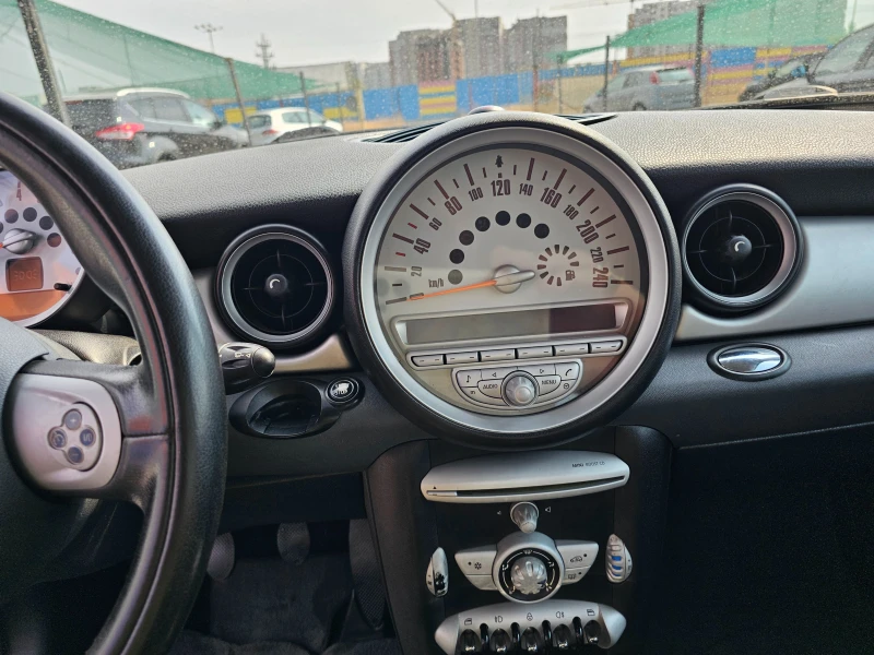 Mini One 1.4i, снимка 9 - Автомобили и джипове - 47150418