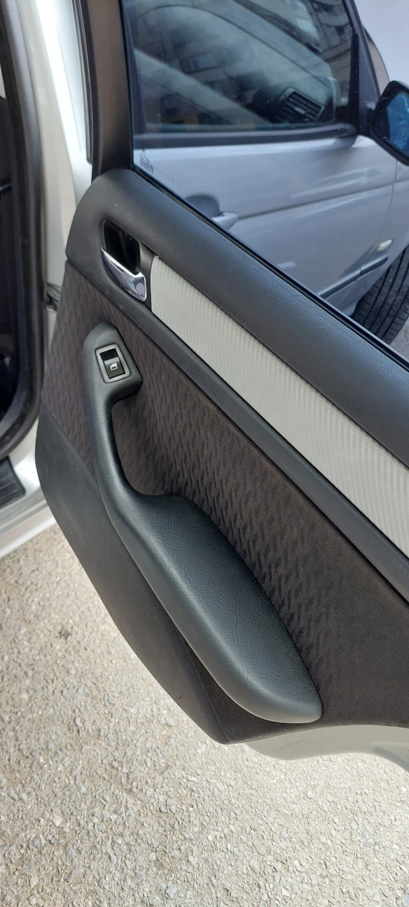 BMW 320, снимка 12 - Автомобили и джипове - 52285319