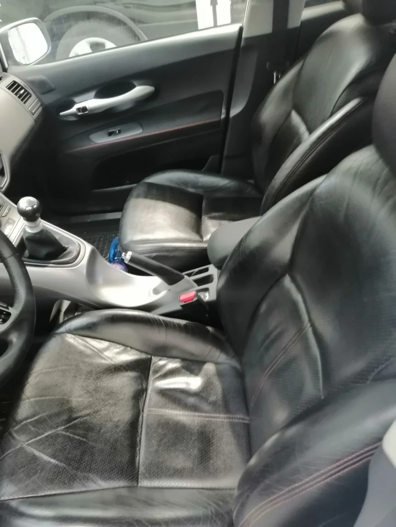 Toyota Auris Тойота спорт пакет, генерация, спойлери, снимка 6 - Автомобили и джипове - 53089522