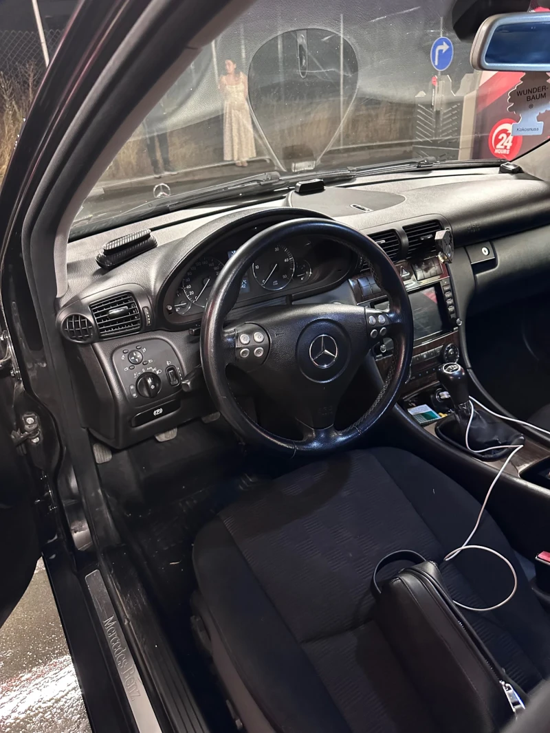 Mercedes-Benz C 270, снимка 9 - Автомобили и джипове - 52597874