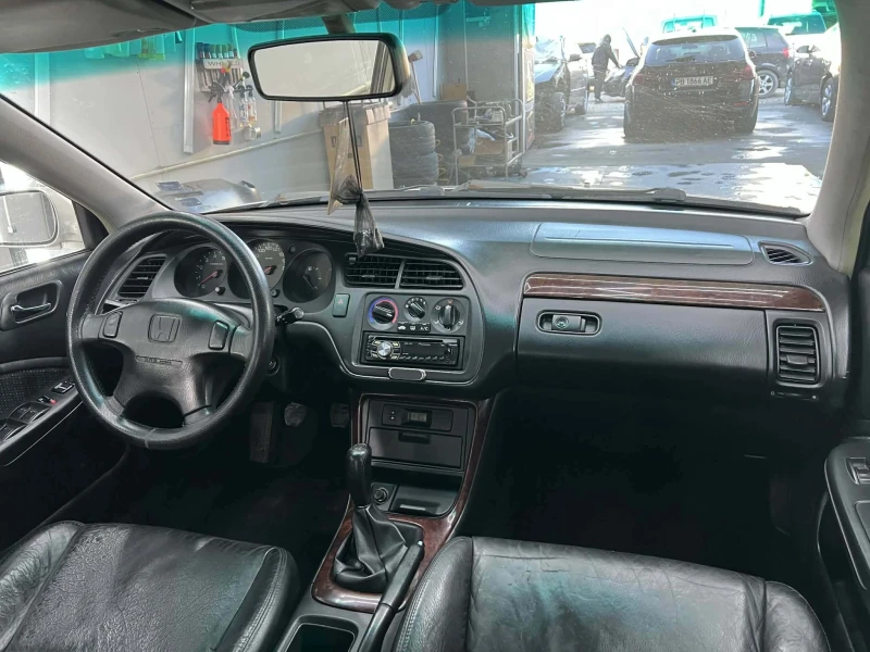 Honda Accord 1.6i, снимка 13 - Автомобили и джипове - 53114561