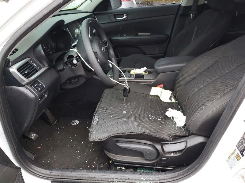 Kia Optima 2.4L 4 Front-wheel Drive, снимка 8 - Автомобили и джипове - 53680904