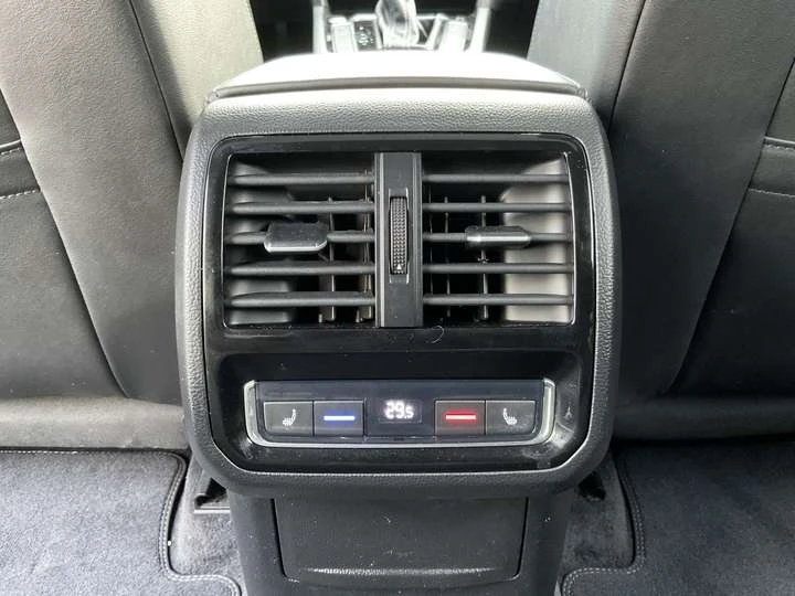 VW Arteon 4Motion SEL w/ R-Line - LTHR! NAV! BACK-UP CAM! BS, снимка 16 - Автомобили и джипове - 54340349