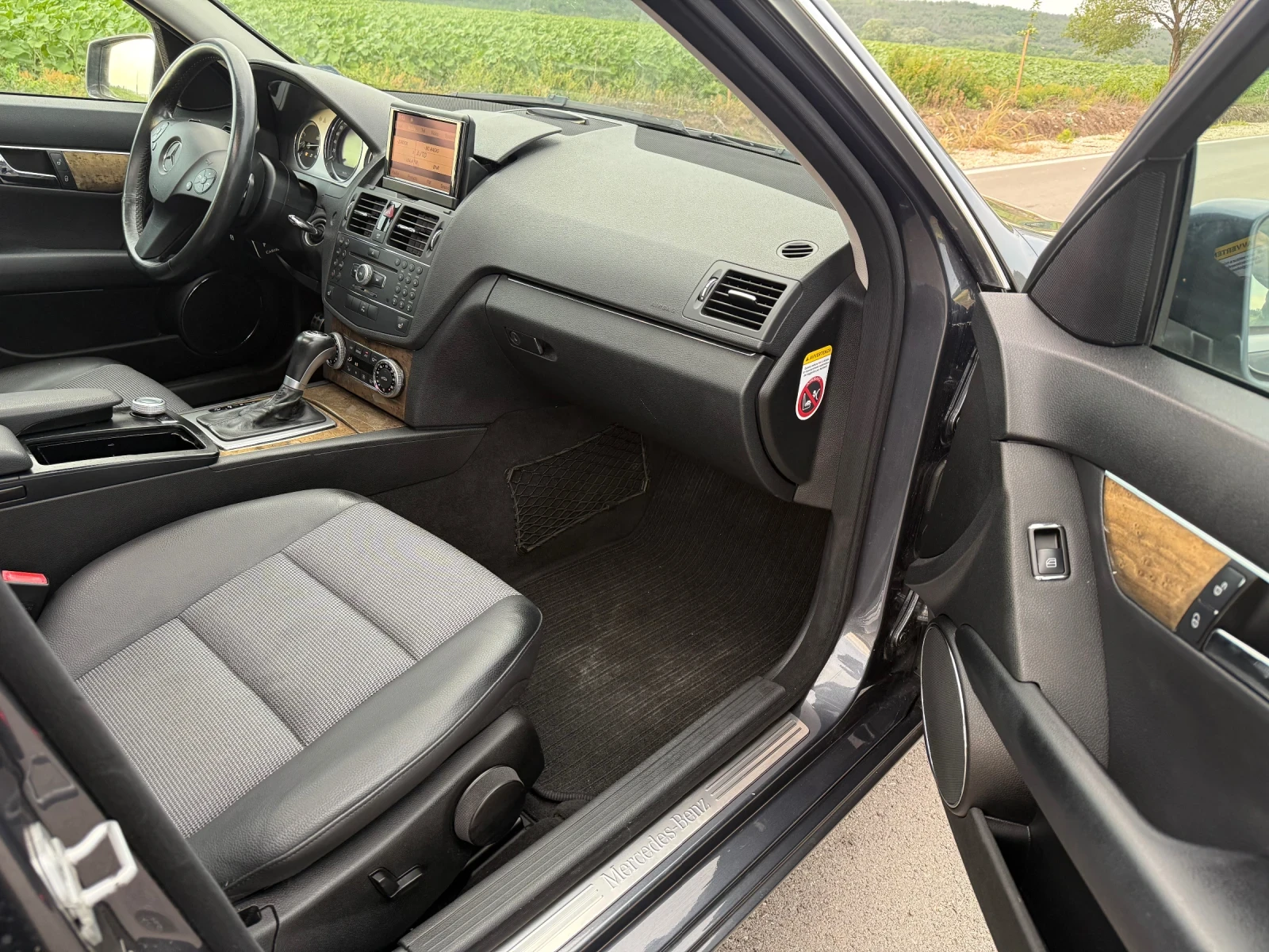 Mercedes-Benz C 320 * Панорама* 4Matic* Avangarde - изображение 7