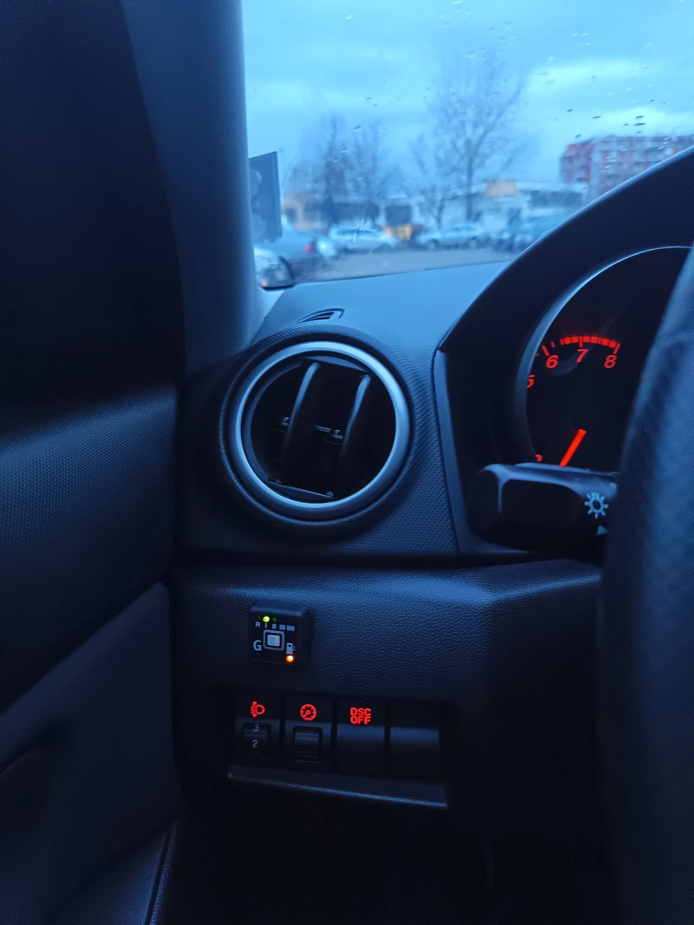 Mazda 3 1.6, снимка 14 - Автомобили и джипове - 53756534