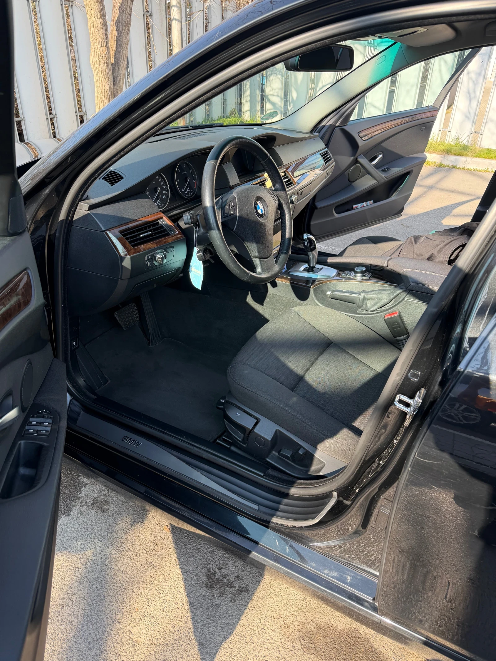 BMW 525 Вакум/безкл/динамик/ауто/нави/дис/, снимка 13 - Автомобили и джипове - 54058134