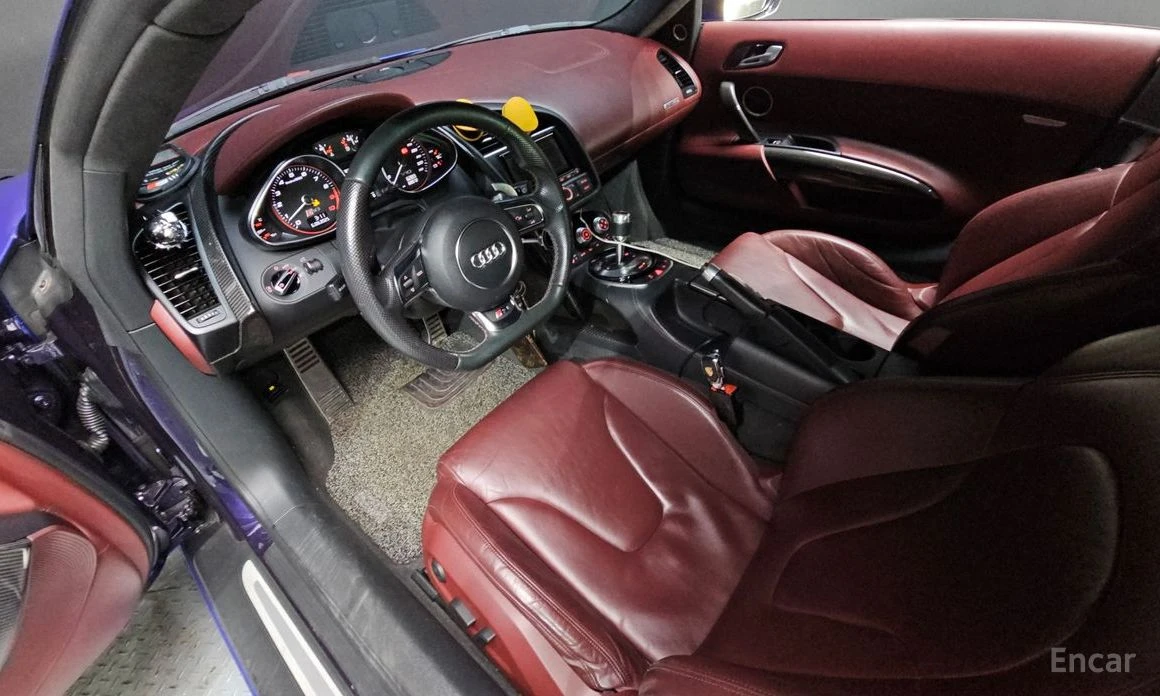 Audi R8 5.2 V10 COUPE* КОЖА* ПОДГРЕВ* , снимка 7 - Автомобили и джипове - 54169574