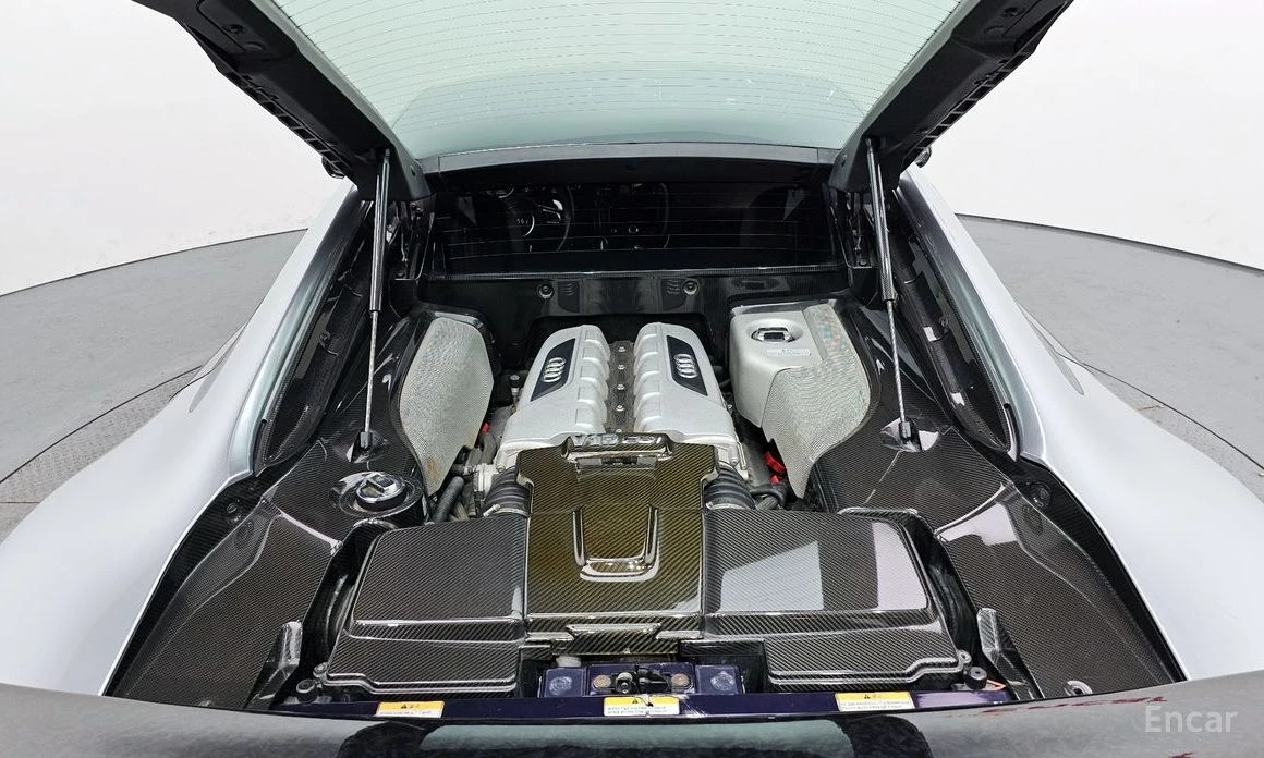 Audi R8 5.2 V10 COUPE* КОЖА* ПОДГРЕВ* , снимка 6 - Автомобили и джипове - 54169574