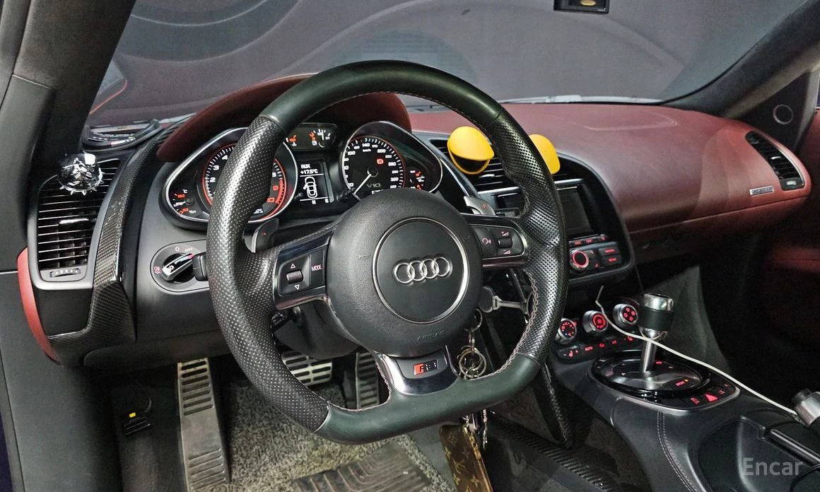 Audi R8 5.2 V10 COUPE* КОЖА* ПОДГРЕВ* , снимка 13 - Автомобили и джипове - 54169574