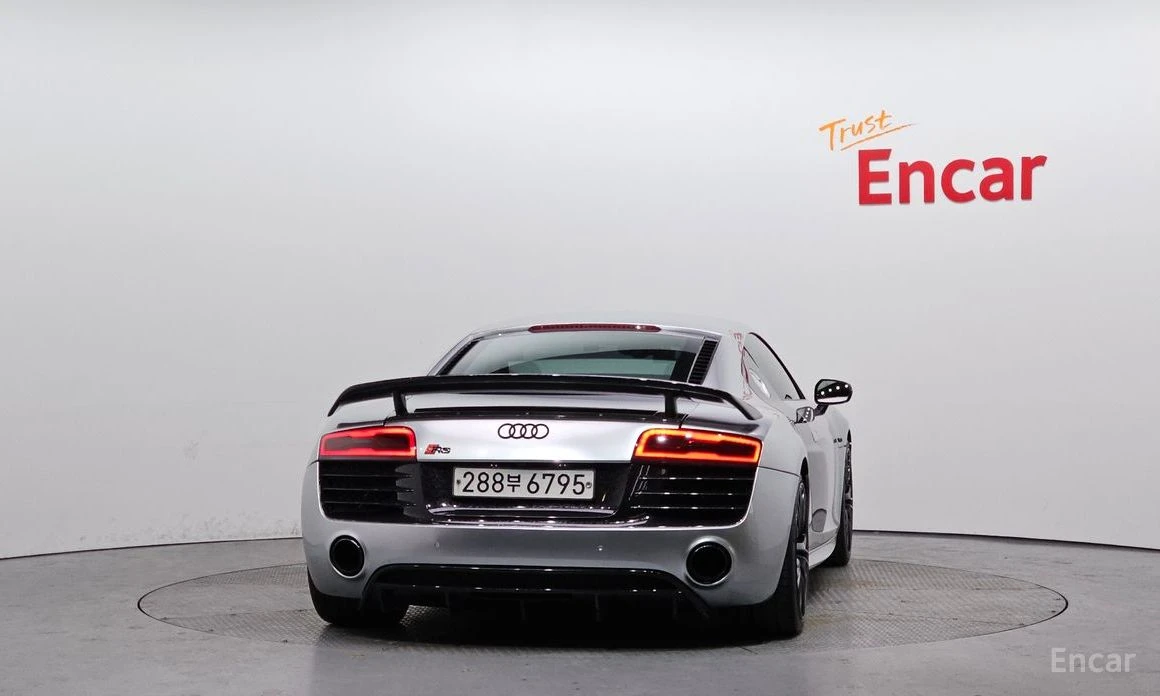 Audi R8 5.2 V10 COUPE* КОЖА* ПОДГРЕВ* , снимка 4 - Автомобили и джипове - 54169574