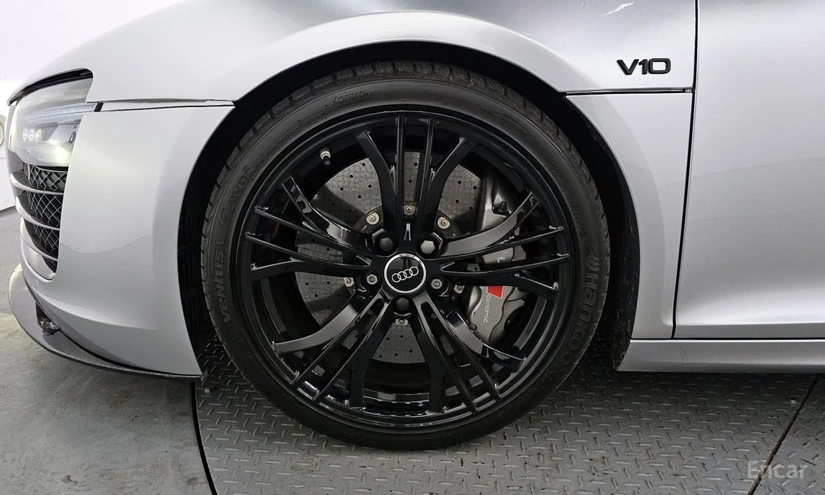 Audi R8 5.2 V10 COUPE* КОЖА* ПОДГРЕВ* , снимка 5 - Автомобили и джипове - 54169574