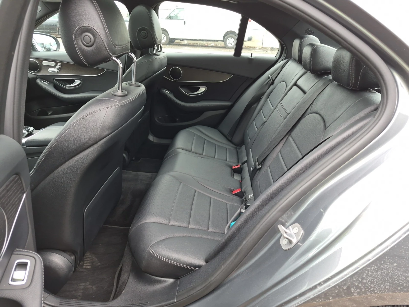 Mercedes-Benz C 300 * * CARFAX * * АВТО КРЕДИТ * * , снимка 8 - Автомобили и джипове - 54190082