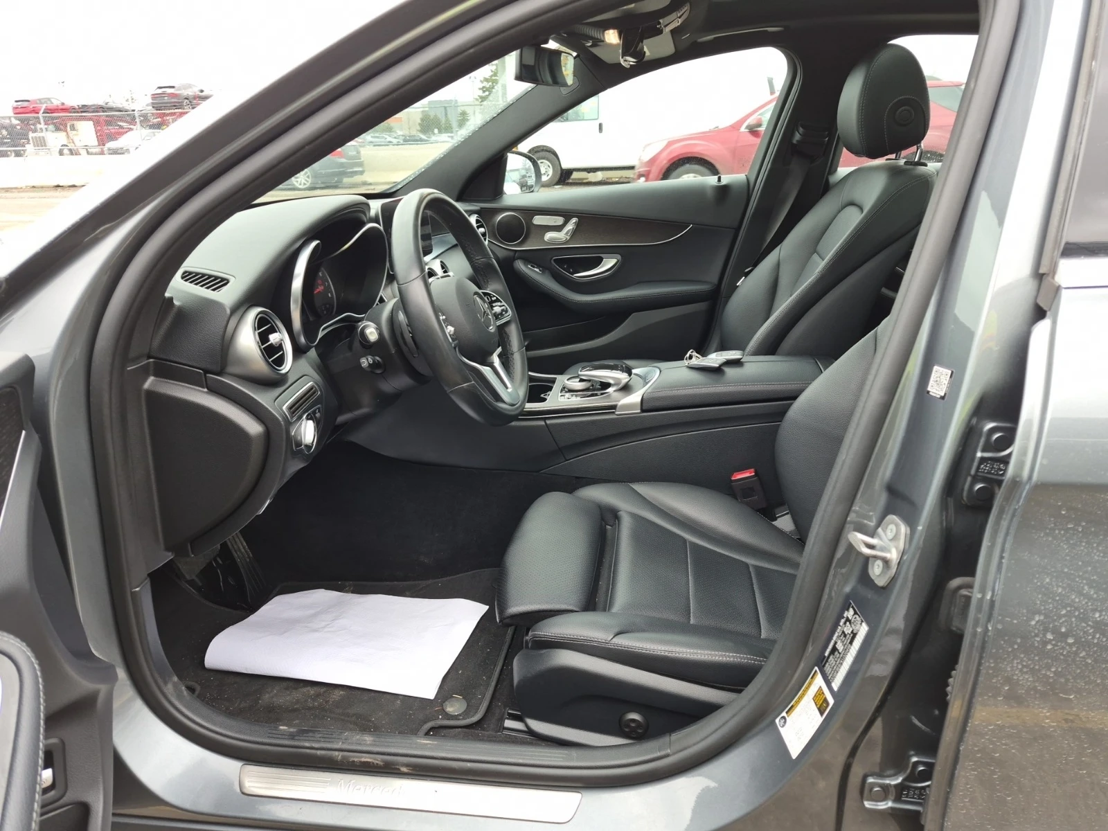 Mercedes-Benz C 300 * * CARFAX * * АВТО КРЕДИТ * * , снимка 5 - Автомобили и джипове - 54190082