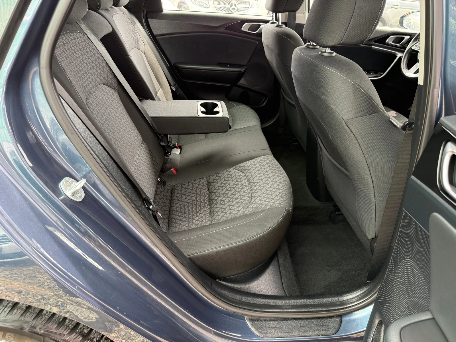 Kia Ceed 1.4 i, снимка 13 - Автомобили и джипове - 54484545