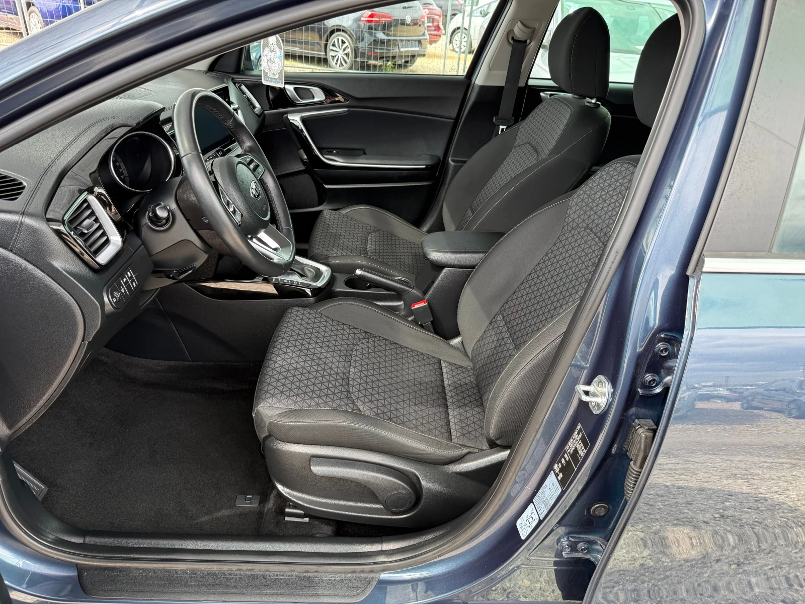 Kia Ceed 1.4 i, снимка 7 - Автомобили и джипове - 54484545