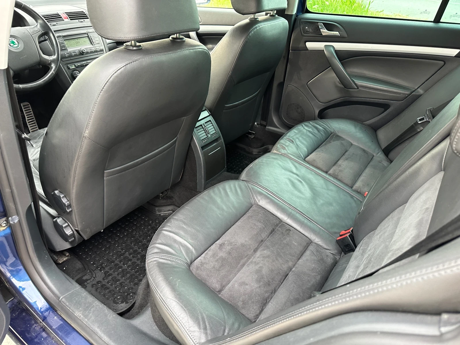 Skoda Octavia 2.0TDI 140hp, снимка 10 - Автомобили и джипове - 54528823
