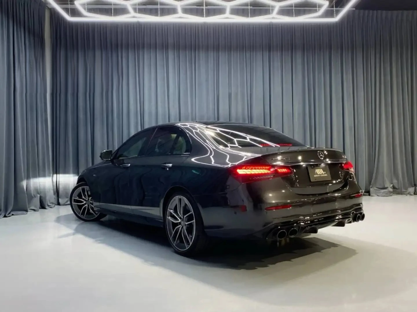 Mercedes-Benz E 53 AMG * Без инциденти * CARFAX * Фиксирана цена до БГ * , снимка 6 - Автомобили и джипове - 54596078