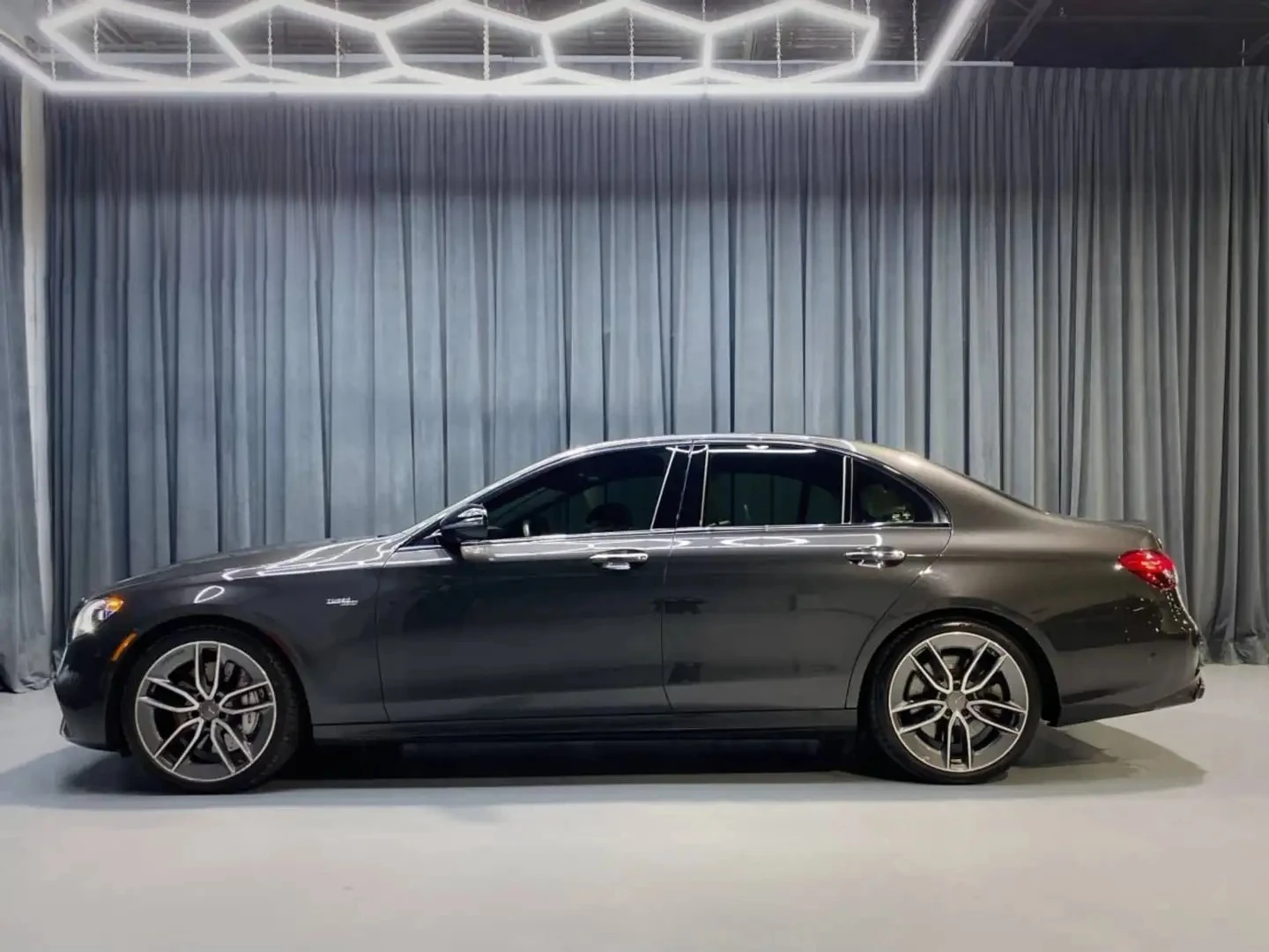 Mercedes-Benz E 53 AMG * Без инциденти * CARFAX * Фиксирана цена до БГ * , снимка 8 - Автомобили и джипове - 54596078