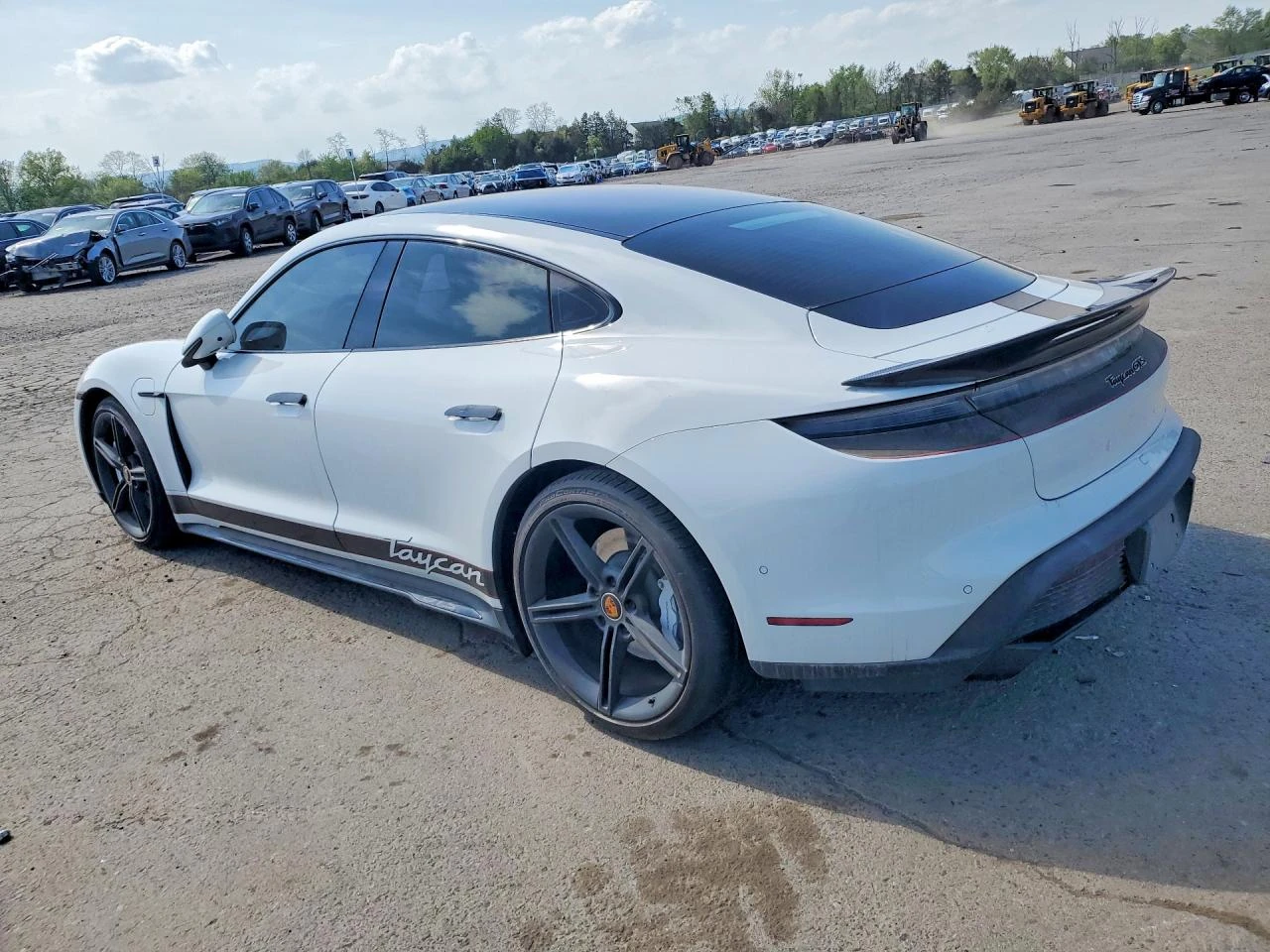 Porsche Taycan GTS, снимка 2 - Автомобили и джипове - 54624589