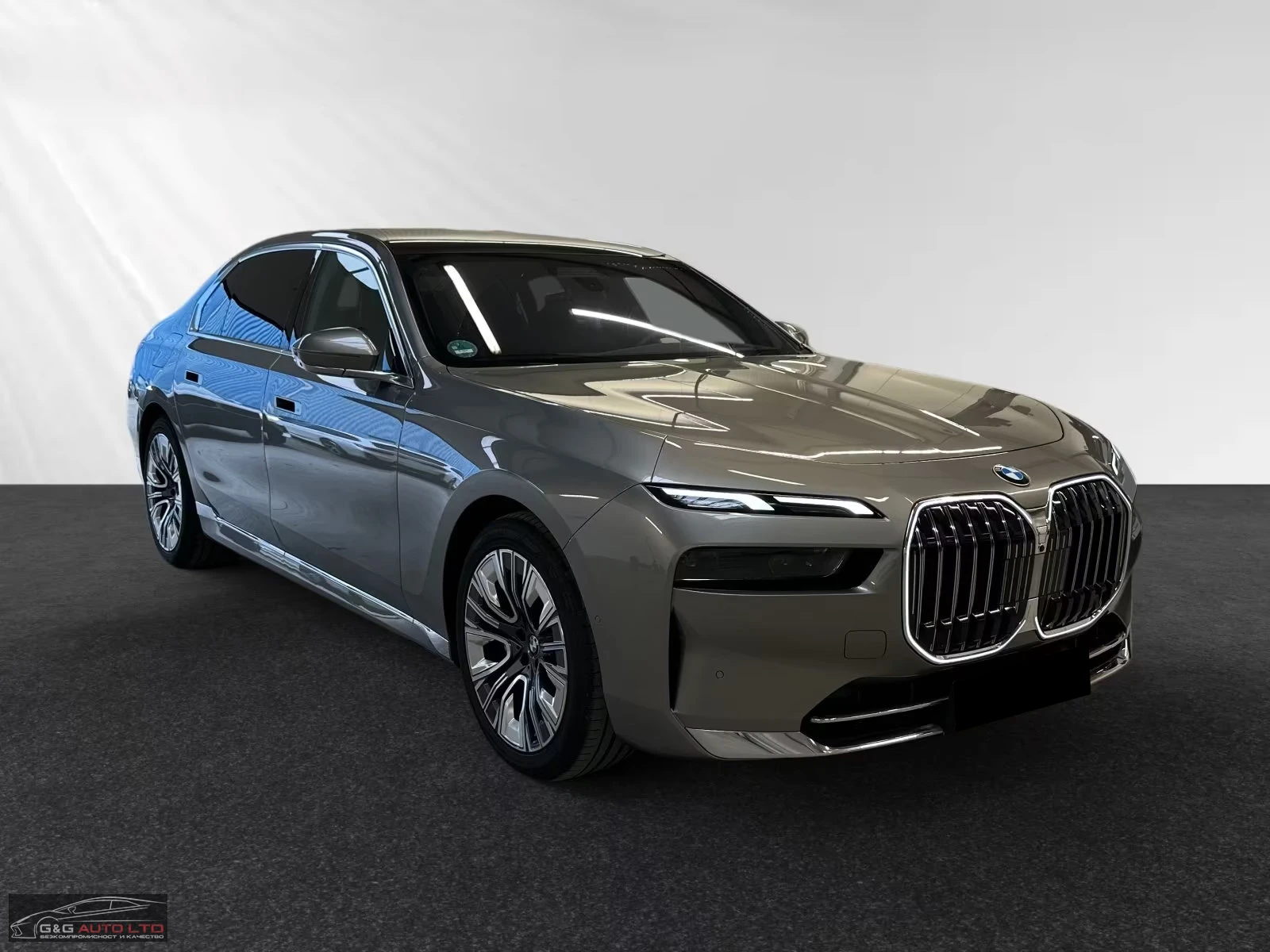 BMW 740 xDRIVE/299HP/M-SPORT/PANO/B&W/360/ACC/KLESS/767z