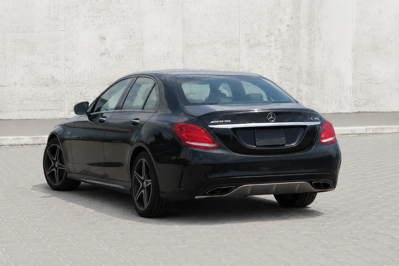 Mercedes-Benz C 43 AMG 4MATIC * Burmester * АвтоКредит (ЦЕНА ДО БГ), снимка 2 - Автомобили и джипове - 56187043