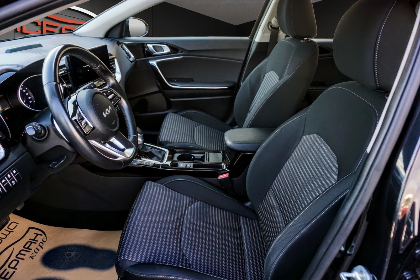 Kia Ceed SW 1.6 GDi Plug-In Hybrid Active DCT6, снимка 5 - Автомобили и джипове - 56199316