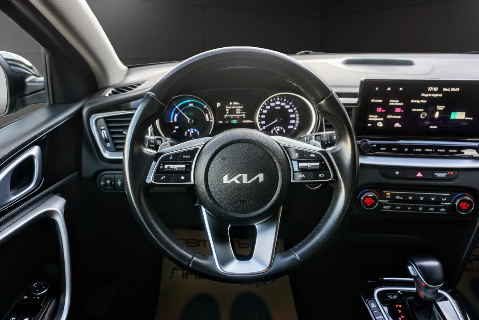 Kia Ceed SW 1.6 GDi Plug-In Hybrid Active DCT6, снимка 6 - Автомобили и джипове - 56199316