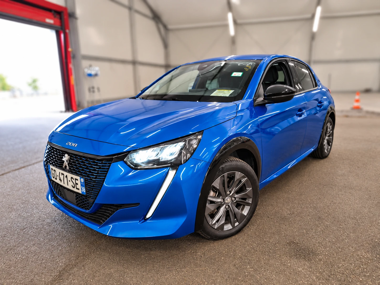 Peugeot 208 Allure Pack | 50 kWh | 11 kW | 2 ключа | Лизинг