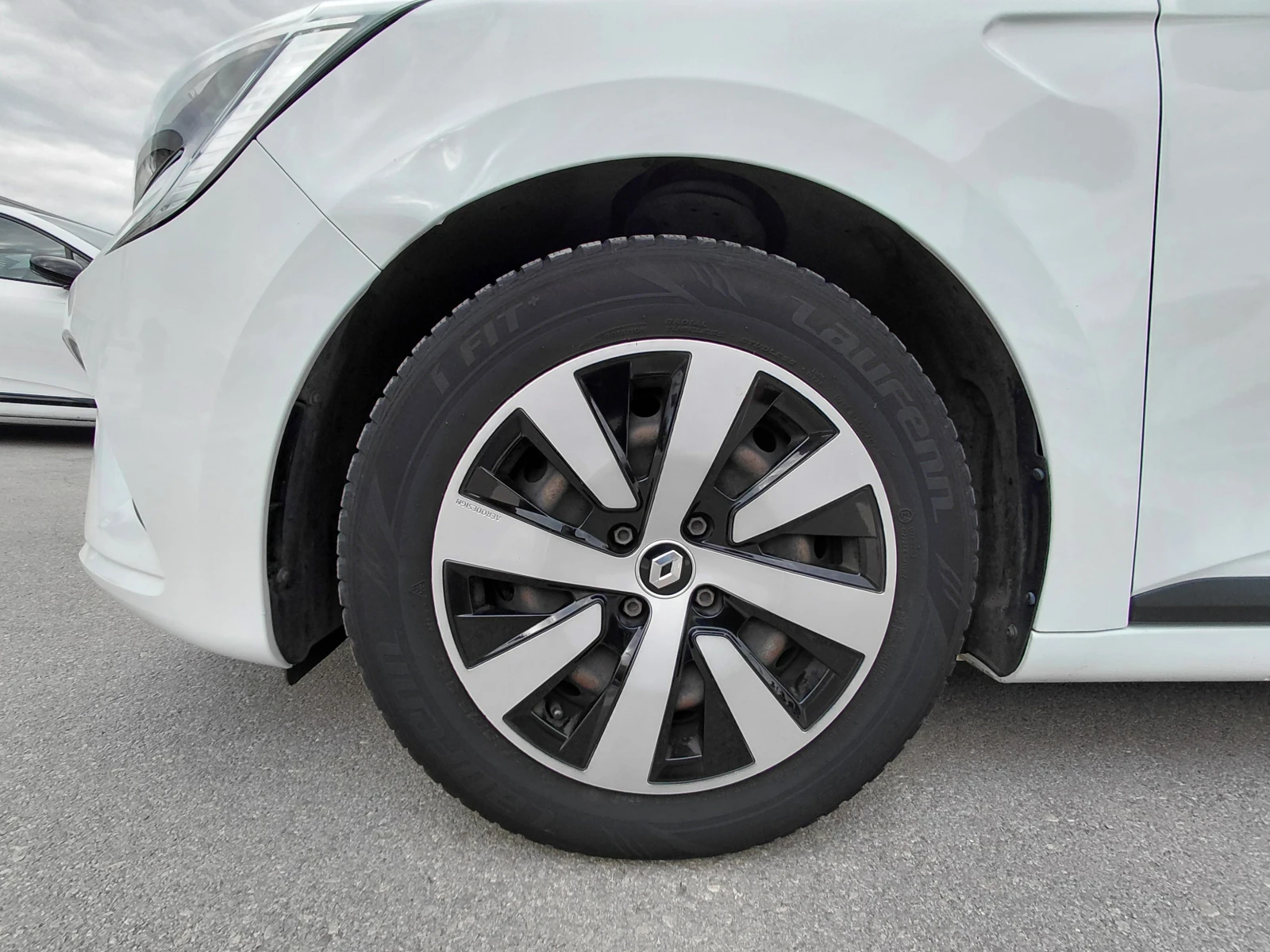 Renault Clio 1.0TCe /91k.c./6MT/Equilibre, снимка 17 - Автомобили и джипове - 56527687