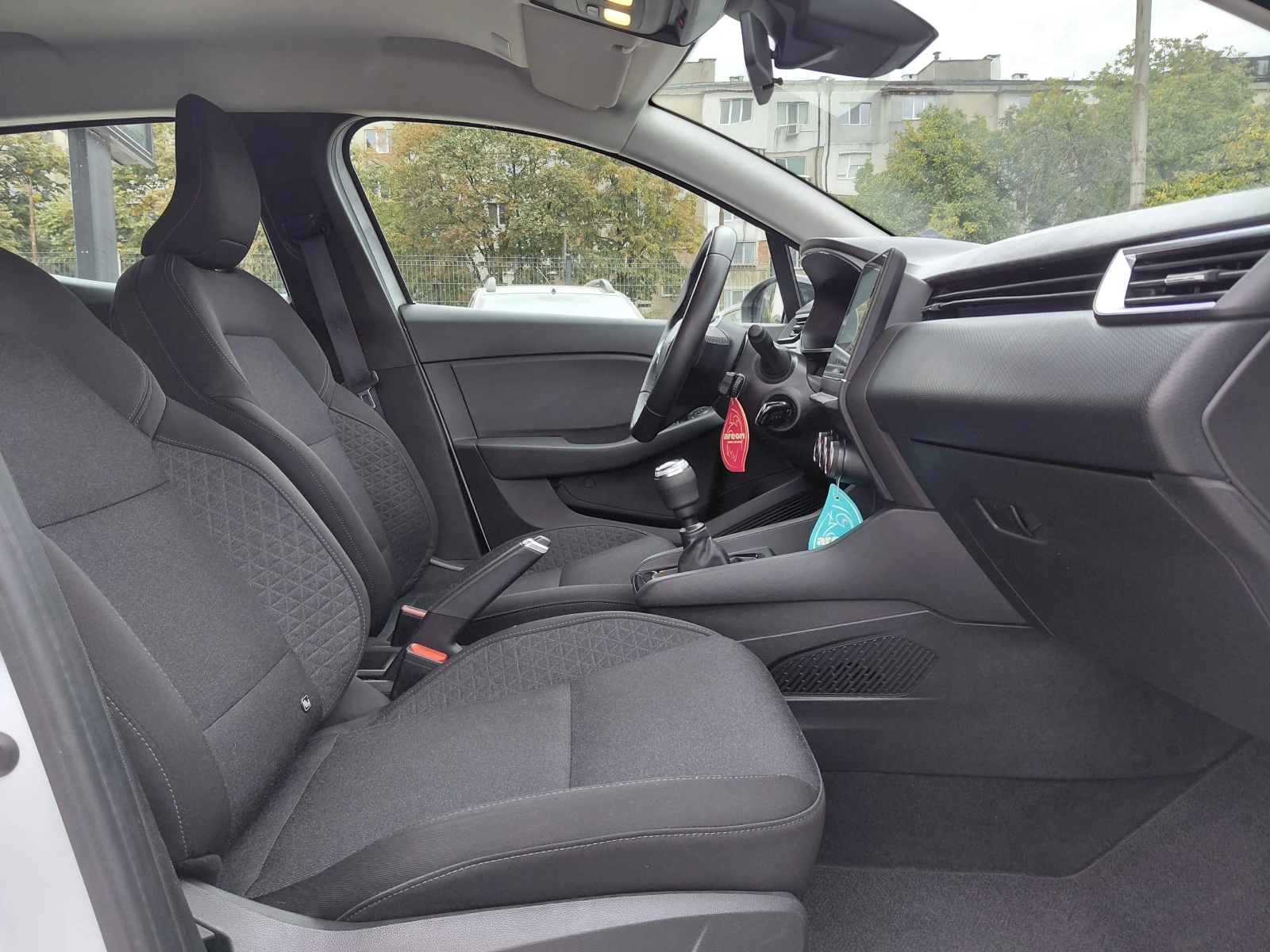 Renault Clio 1.0TCe /91k.c./6MT/Equilibre, снимка 12 - Автомобили и джипове - 56527687