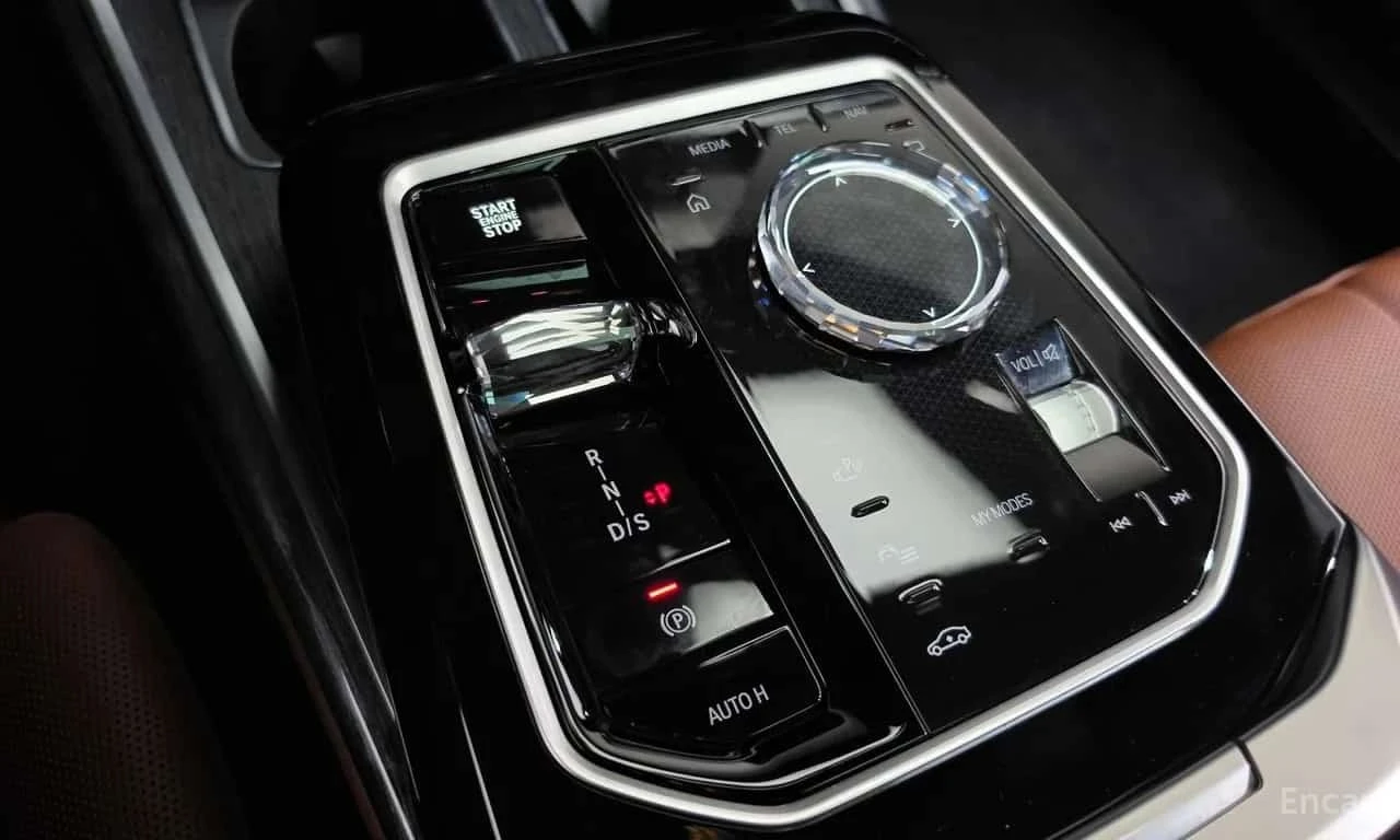 BMW 740 * 740d xDrive M Sport * , снимка 9 - Автомобили и джипове - 56685311