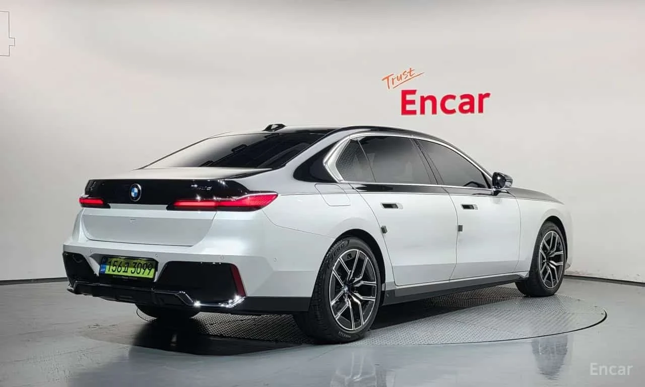 BMW 740 * 740d xDrive M Sport * , снимка 2 - Автомобили и джипове - 56685311