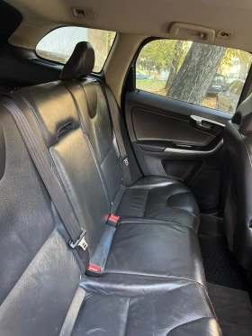 Volvo XC60 D5 AWD, снимка 8