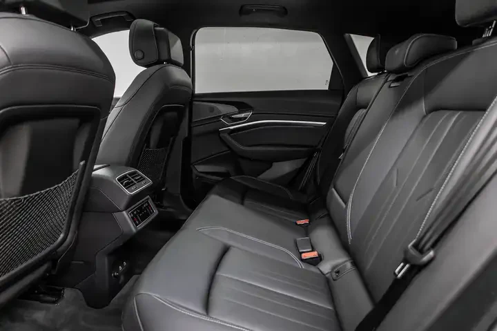 Audi Q8 BLACK COMPETITION/360 VIEW/DISTRONIC | Mobile.bg   17