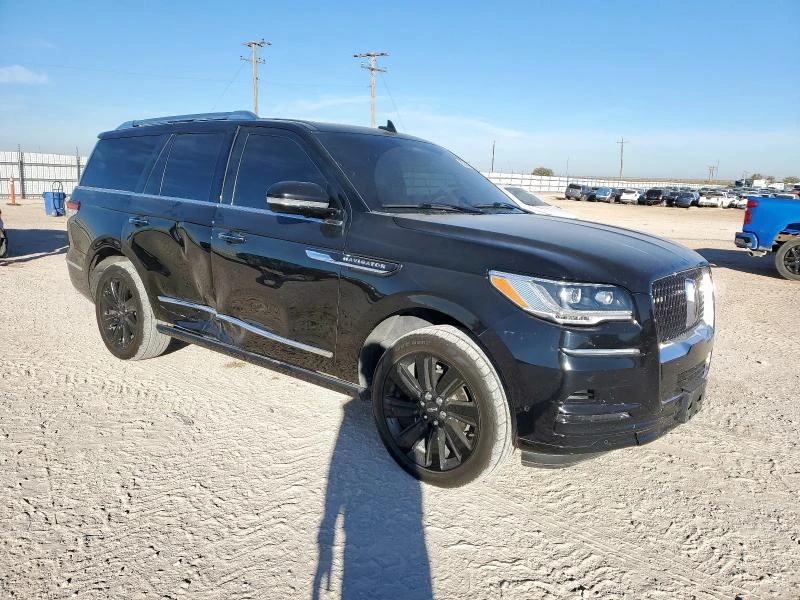 Lincoln Navigator 3.5L 6 4x4 w/Rear Wheel Drv, снимка 11 - Автомобили и джипове - 53142690