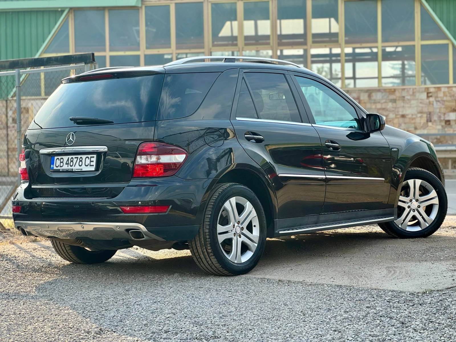 Mercedes-Benz ML 350 Bluetec ! 4matic ! Спорт пакет  ! DESIGNO ! SWISS - изображение 4