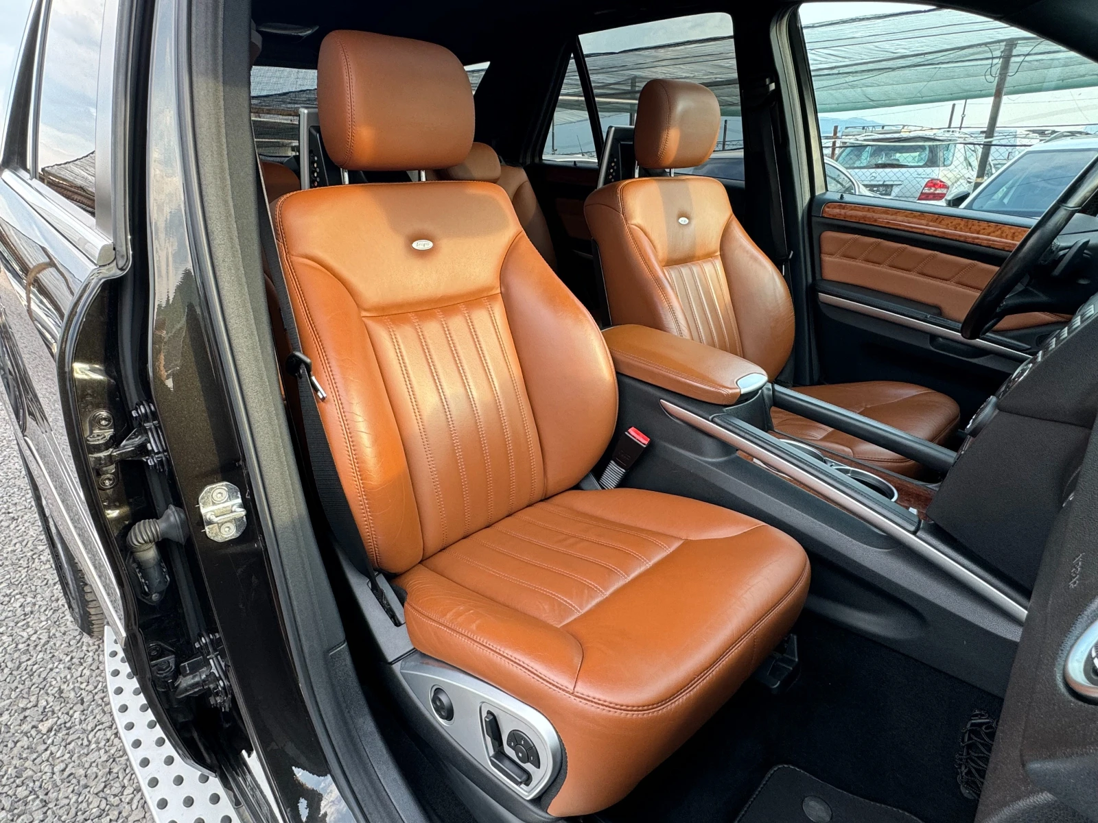 Mercedes-Benz ML 350 Bluetec ! 4matic ! Спорт пакет  ! DESIGNO ! SWISS - изображение 10